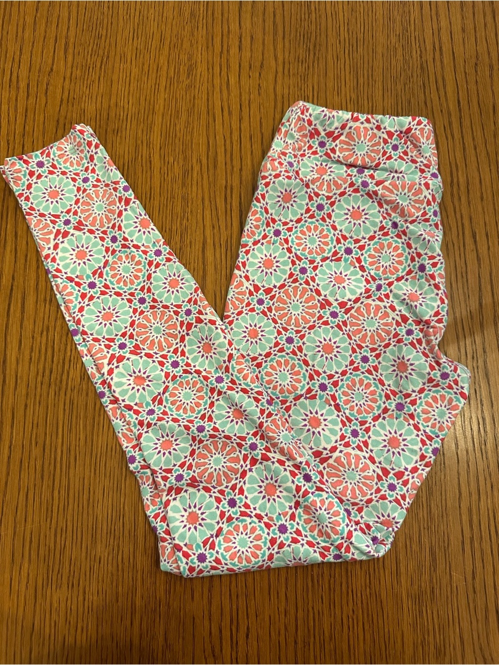 LuLaRoe Coral Mint & Pink Geometric Leggings